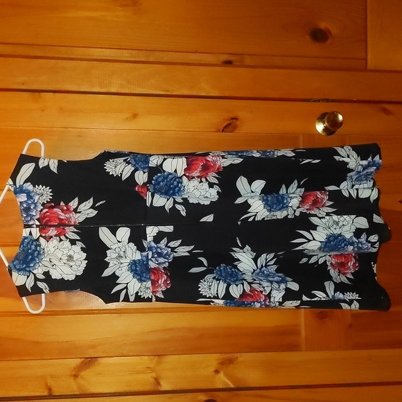 Taylor for A Pea in the Pod floral maternity dress - Picture 3 of 3